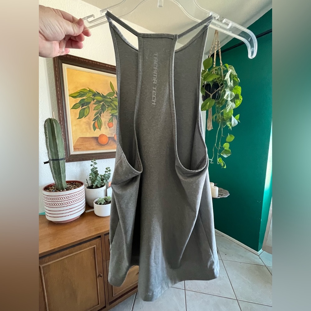 Tackma Tech for American Eagle Grey Yoga/Workout Tank